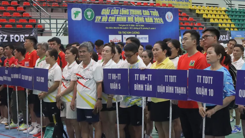 Giải đấu là sân chơi vui- khoẻ cho những người trung, cao tuổi. Ảnh: THANH TÙNG 