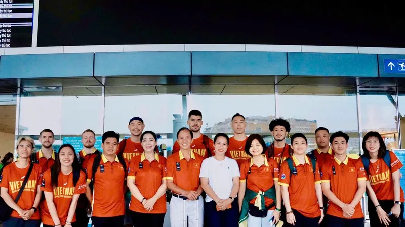 Sáng 25-3, đội bóng rổ Việt Nam đã lên đường sang Singapore dự giải