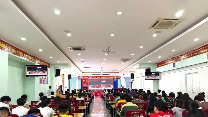Quang cảnh hội nghị sinh hoạt chuyên đề 