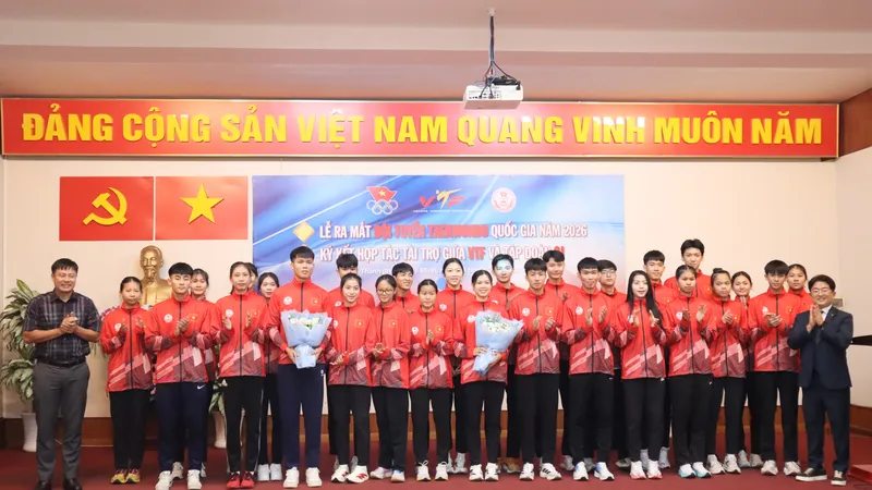 Các thành viên của đội tuyển Taekwondo quốc gia ra mắt. Ảnh: THANH TÙNG 