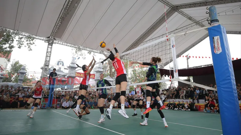 Nét đẹp từ bóng chuyền hội làng