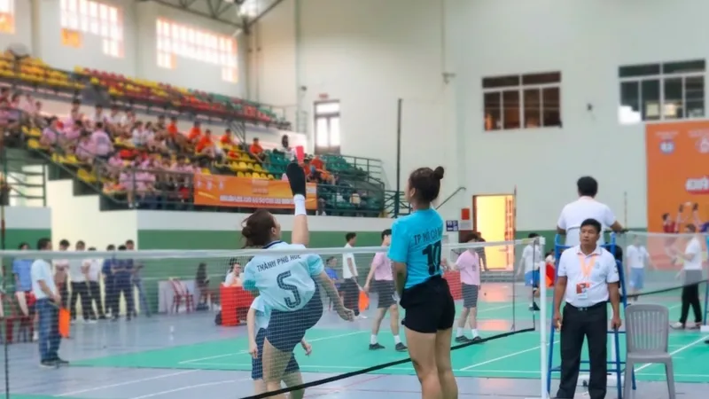 Hơn 300 VĐV tranh tài tại giải. Ảnh: THANH TÙNG 