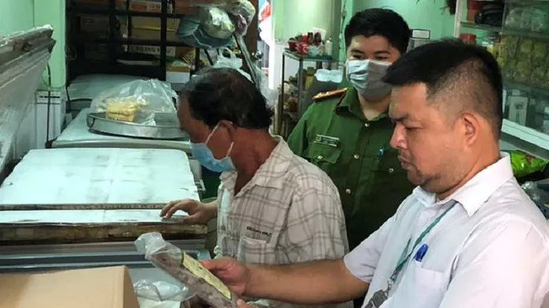 Đoàn kiểm tra an tòa thực phẩm tăng cường giám sát các cơ sở kinh doanh