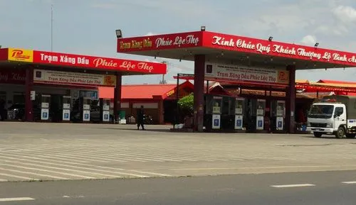 Cây xăng Phúc Lộc Thọ bị khám xét vào ngày 25-3.