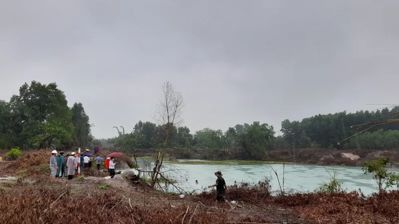 Trượt chân xuống hồ đá, 2 nữ sinh đuối nước thương tâm