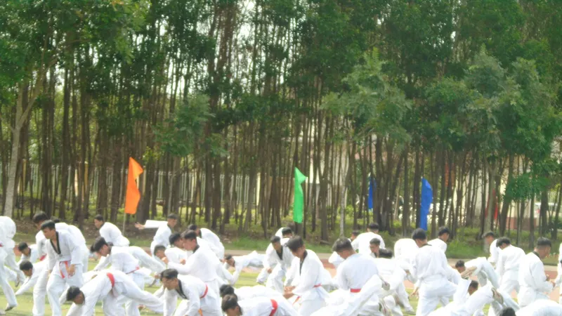 Bộ Tự lệnh Cảnh sát cơ động bế giảng huấn luyện đầu khóa cho học viên hệ chính quy