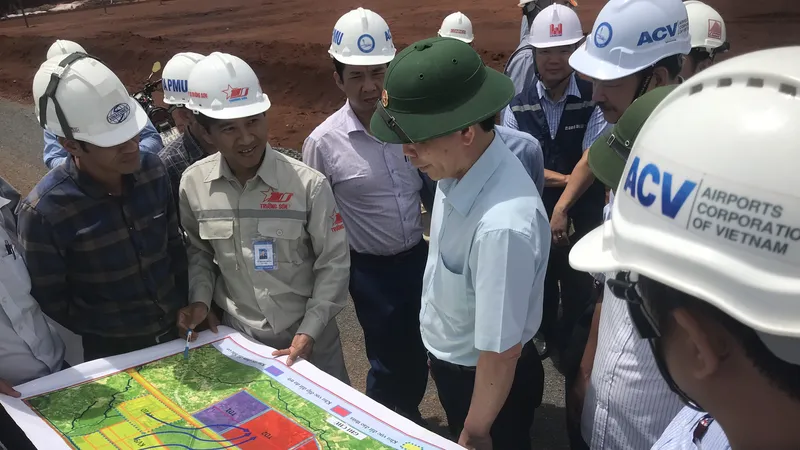 Thứ trưởng Bộ GTVT Lê Anh Tuấn kiểm tra tiến độ thi công sân bay Long Thành