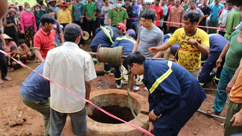 Hai thanh niên đồng bào S’tiêng tử vong thương tâm dưới giếng sâu 30m