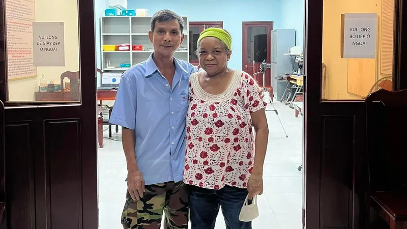 2 chị em đoàn tụ sau gần nửa thế kỷ bặt vô âm tín