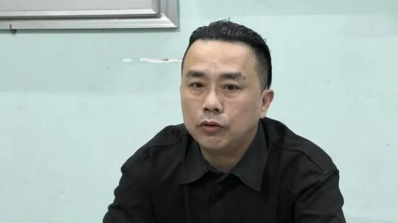 Bắt Việt kiều dùng ảnh “nóng” đòi tiền bạn gái cũ 