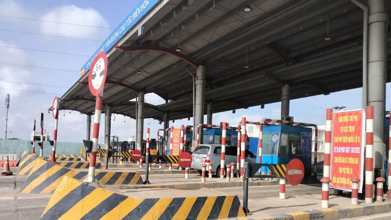Đồng Nai: Ngày đầu dừng thu phí trên Quốc lộ 51, xe cộ đi lại thông thoáng