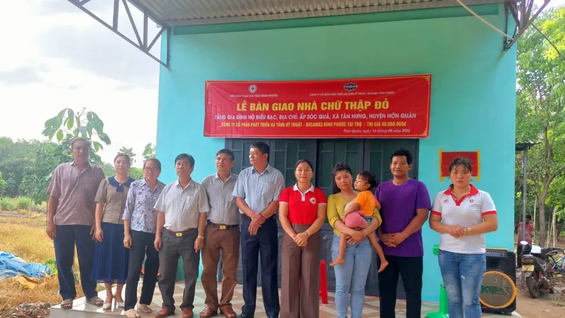 Bình Phước: Trao nhà cho hộ nghèo, đồng bào dân tộc thiểu số