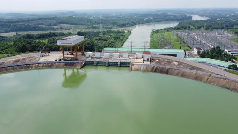 Sáng 23-9, Thủy điện Trị An xả lũ qua đập tràn