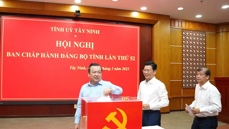 Đồng chí Nguyễn Mạnh Hùng được bầu giữ chức Bí thư Tỉnh ủy Tây Ninh 