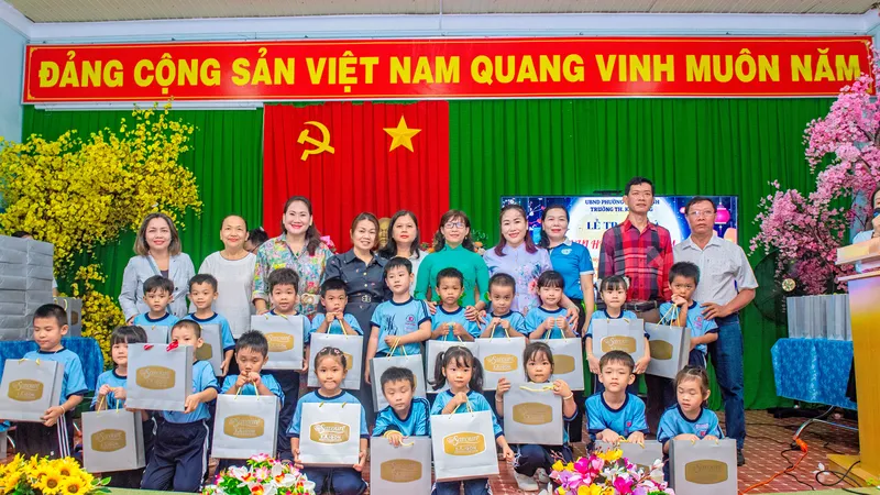 Trung thu ấm áp tại Long Khánh và Hàng Gòn, Đồng Nai