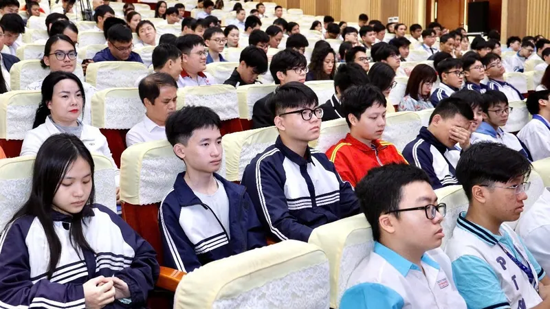 Thí sinh dự kỳ thi chọn đội tuyển dự thi Olympic quốc tế và khu vực năm 2026.