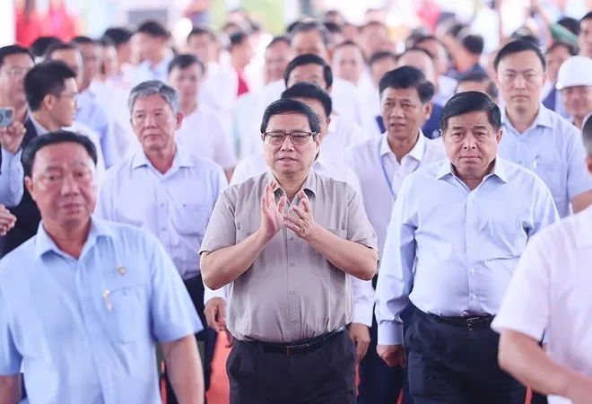 Podcast bản tin trưa 15-10: Thủ tướng Phạm Minh Chính phát lệnh khởi công cầu Đại Ngãi; Tâm mưa dịch chuyển, vùng áp thấp “bồi” thêm mưa ở Trung bộ