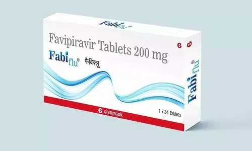 Nhân viên y tế đến chăm sóc F0 tại nhà