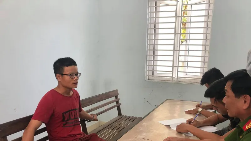 Bắt khẩn tên cướp đâm cụ bà 70 tuổi