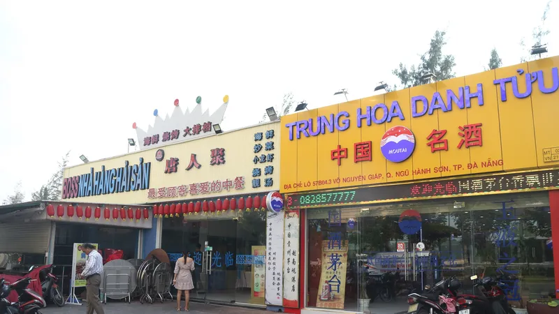 Đà Nẵng: Xử lý 35 trường hợp cửa hàng có bảng hiệu tiếng nước ngoài sai luật