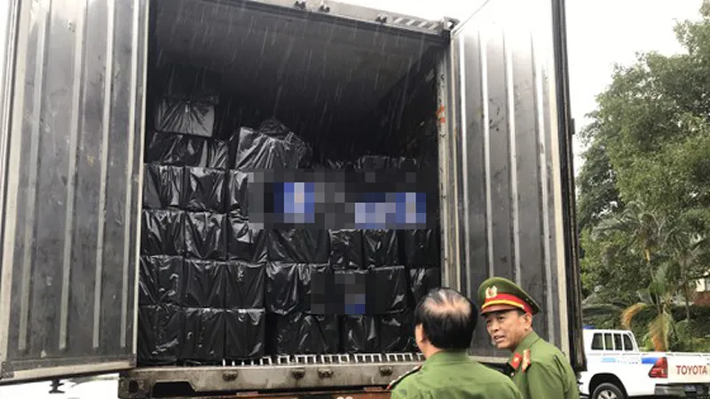 Bắt lô rượu “khủng” vận chuyển vào Nam tiêu thụ dịp Tết