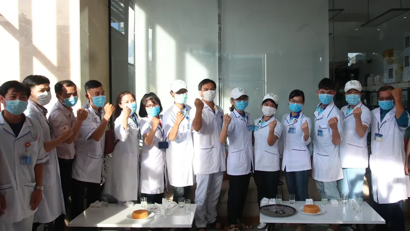 Đoàn y bác sĩ Bình Định ra hỗ trợ Bệnh viện dã chiến Tiên Sơn
