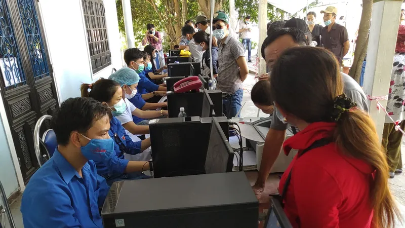 Hàng ngàn người Đà Nẵng đến Thừa Thiên - Huế sau khi nới lỏng kiểm soát 