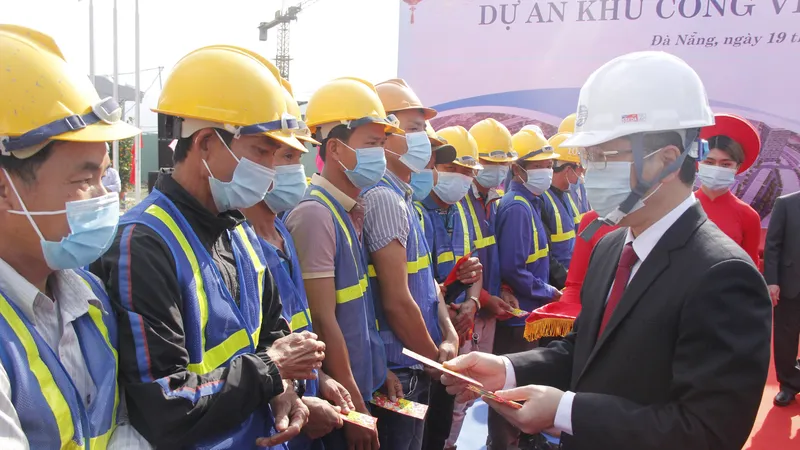 Lãnh đạo Đà Nẵng đi kiểm tra các công trình trọng điểm đầu năm