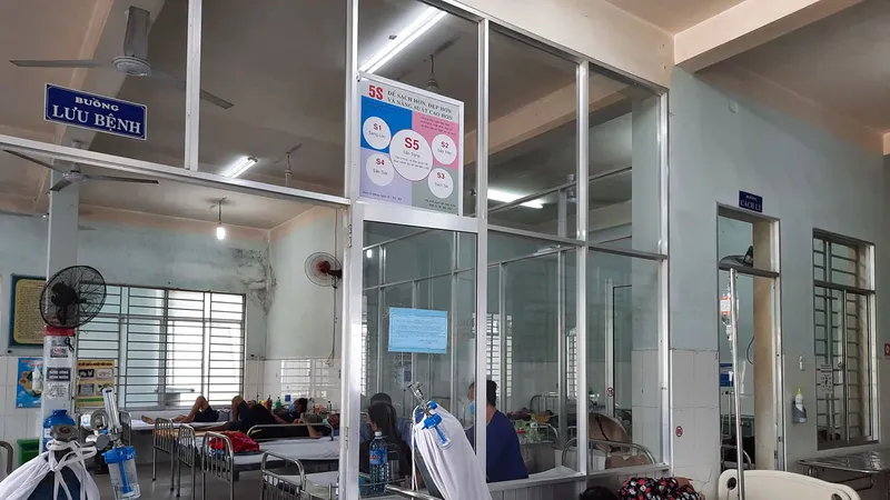Quảng Nam: Hàng chục người dân nhập viện vì ngộ độc thức ăn