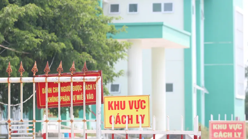 Ngành y tế tỉnh Quảng Nam đã tổ chức cách ly 22 trường hợp F1 có liên quan đến ca nghi nhiễm tại TP Đà Nẵng. Ảnh: NGUYỄN CƯỜNG