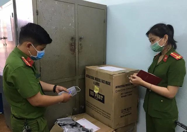 Quảng Nam: Tiêu hủy 10.000 khẩu trang không rõ nguồn gốc