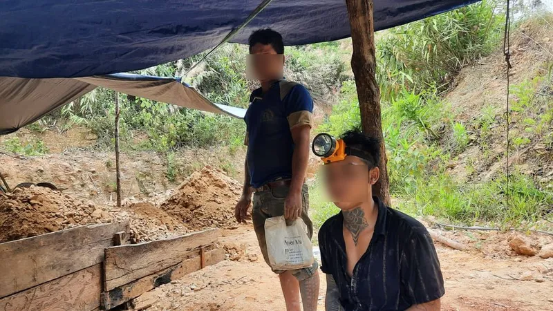 Công an huyện Phước Sơn yêu cầu các đối tượng không được khai thác vàng trái phép 