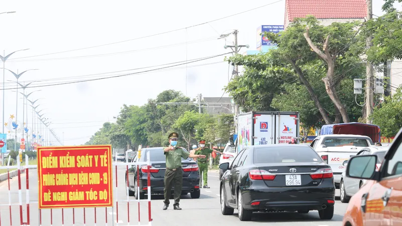 ​Chốt phòng chống dịch Covid-19. Ảnh: NGUYỄN CƯỜNG
