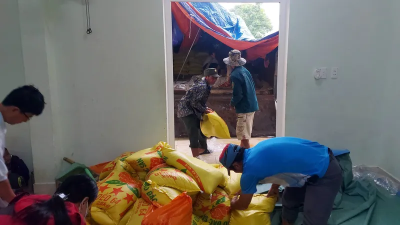 Các địa phương của tỉnh Quảng Nam đã trữ lương thực, thực phẩm đáp ứng đủ nhu cầu của người dân nếu xảy ra sạt lở, cô lập trước khi bão số 5 đổ bộ 