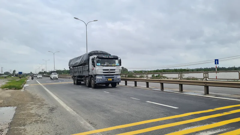 Đường sắt, đường bộ đoạn qua tỉnh Quảng Nam đã thông suốt