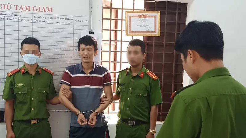 Cướp tiệm vàng rồi đến nhà trưởng công an huyện đầu thú