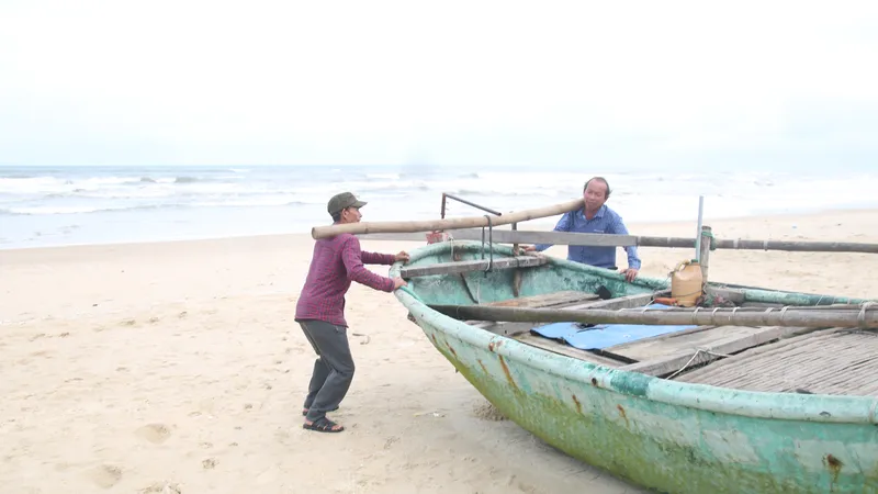 Quảng Nam di dời hơn 400.000 dân, cho học sinh nghỉ học để phòng tránh bão số 4