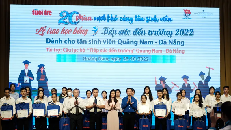 Các tân sinh viên được nhận học bổng đều có hoàn cảnh rất khó khăn