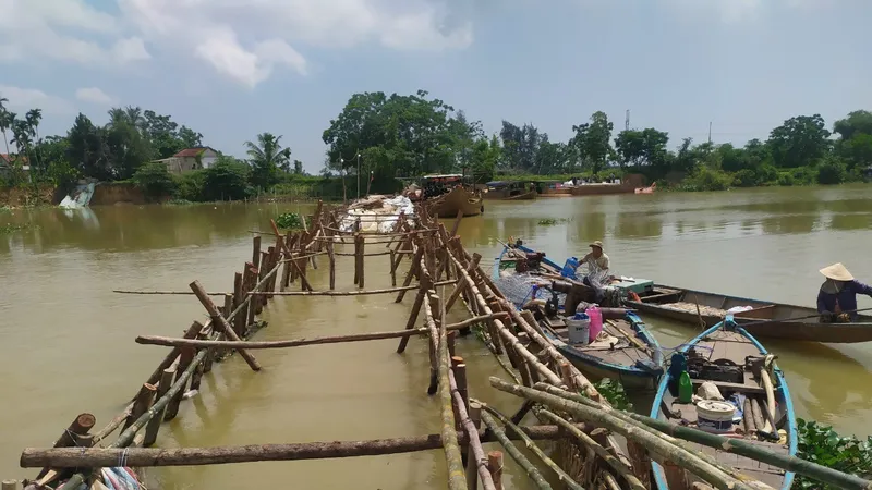 Quảng Nam: Dùng cát nạo vét sông Cổ Cò để đắp đập ngăn mặn trên sông Vĩnh Điện