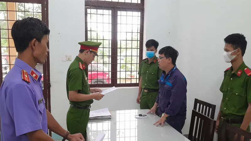 Bắt đối tượng lừa chạy việc làm ở sân bay để chiếm đoạt 300 triệu đồng