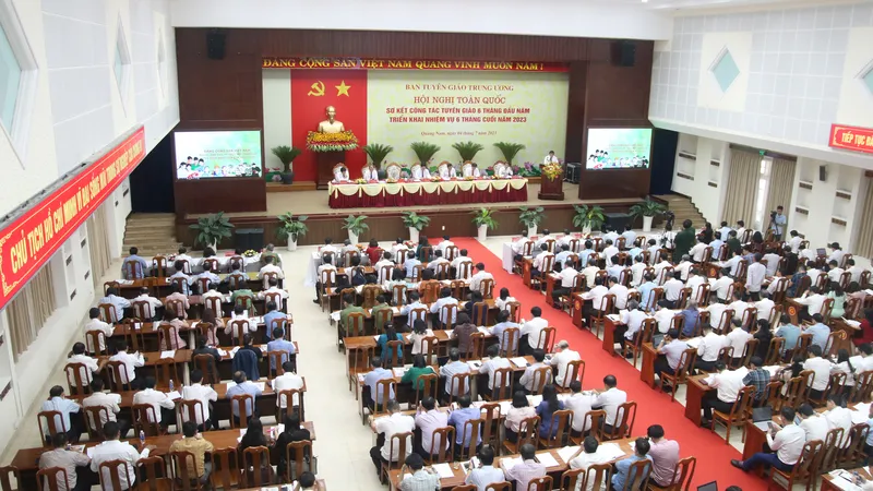 Tăng cường công tác bảo vệ nền tảng tư tưởng của Đảng, đấu tranh phản bác các quan điểm sai trái, thù địch