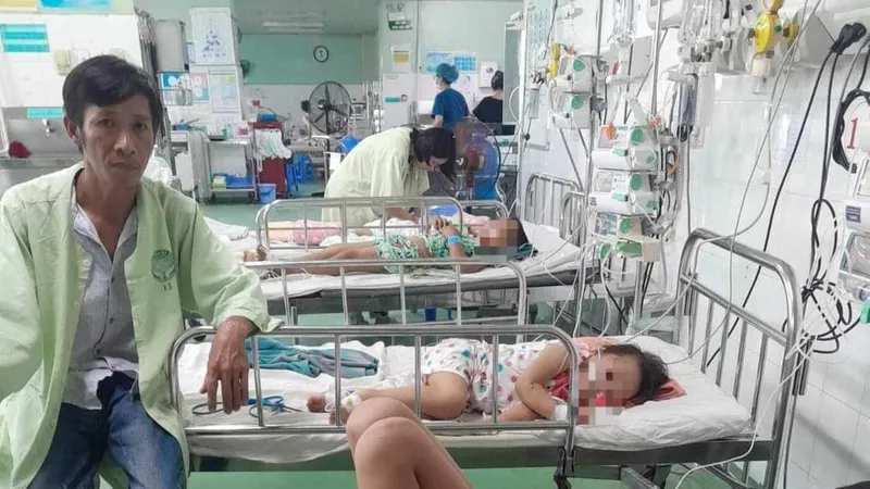 4 mẹ con bị ong vò vẽ đốt phải nhập viện trong tình trạng thương tích nặng