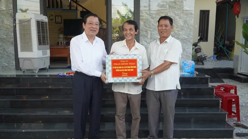 Đoàn công tác Tiểu ban Văn kiện Đại hội XIV của Đảng làm việc tại Đà Nẵng và Quảng Nam 