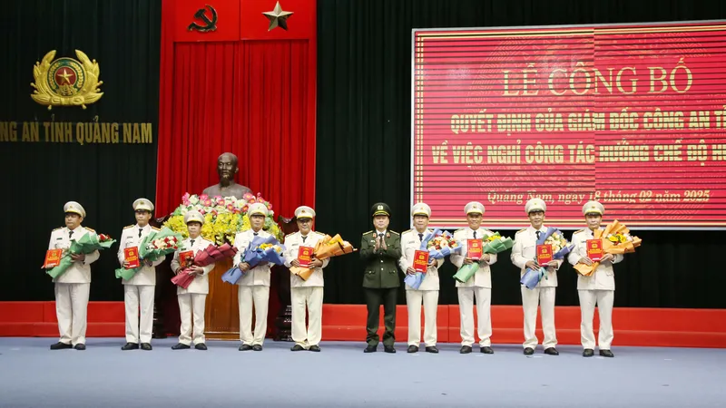 22 lãnh đạo công an cấp phòng, huyện ở Quảng Nam nghỉ hưu trước thời hạn 