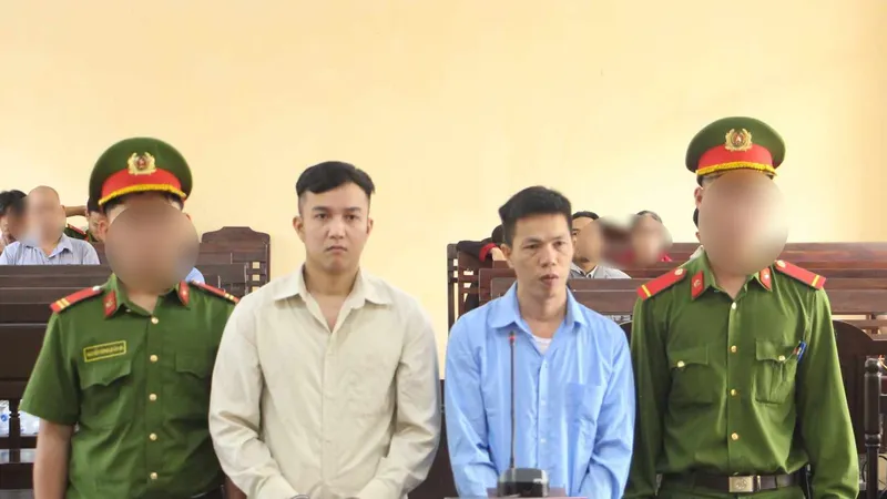 Hai đối tượng dùng súng nhựa đi cướp ngân hàng bị phạt 29 năm tù