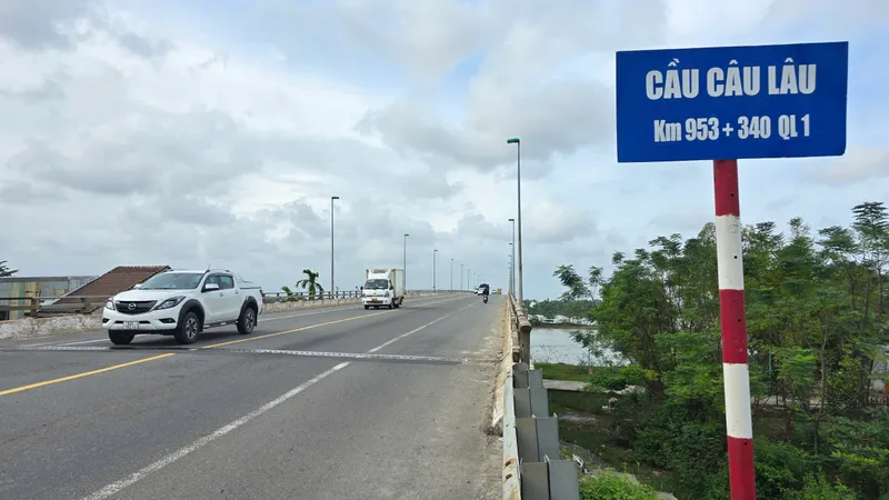 Thông xe cầu Câu Lâu mới trên Quốc lộ 1A 