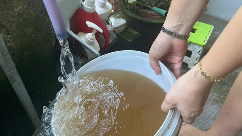 Gần 4.000 hộ dân ở Quảng Nam lao đao vì nước máy nhiễm bẩn