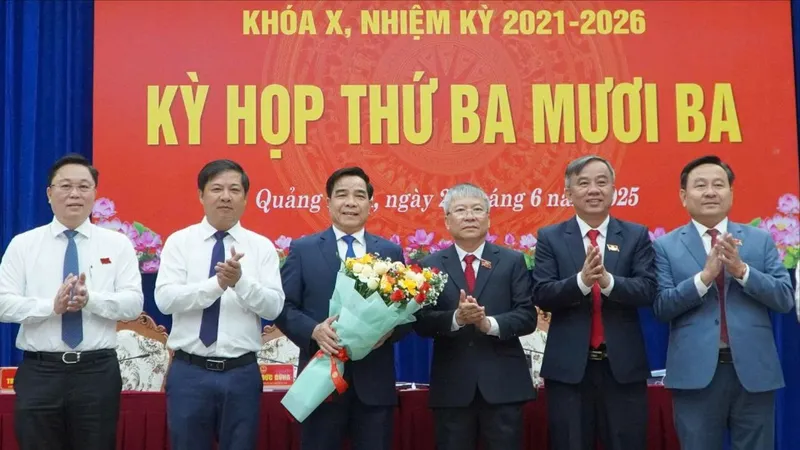 Chủ tịch UBND tỉnh Quảng Nam Lê Văn Dũng nghỉ hưu trước tuổi