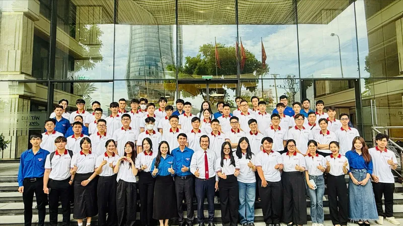 105 sinh viên hỗ trợ chuyển đổi số tại các phường, xã ở Đà Nẵng