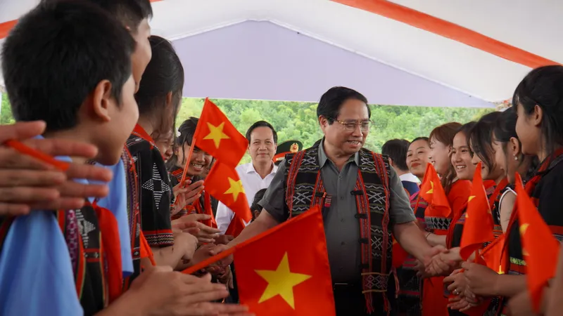 Thủ tướng Phạm Minh Chính dự lễ khởi công trường nội trú, bán trú liên cấp xã Tây Giang (Đà Nẵng)